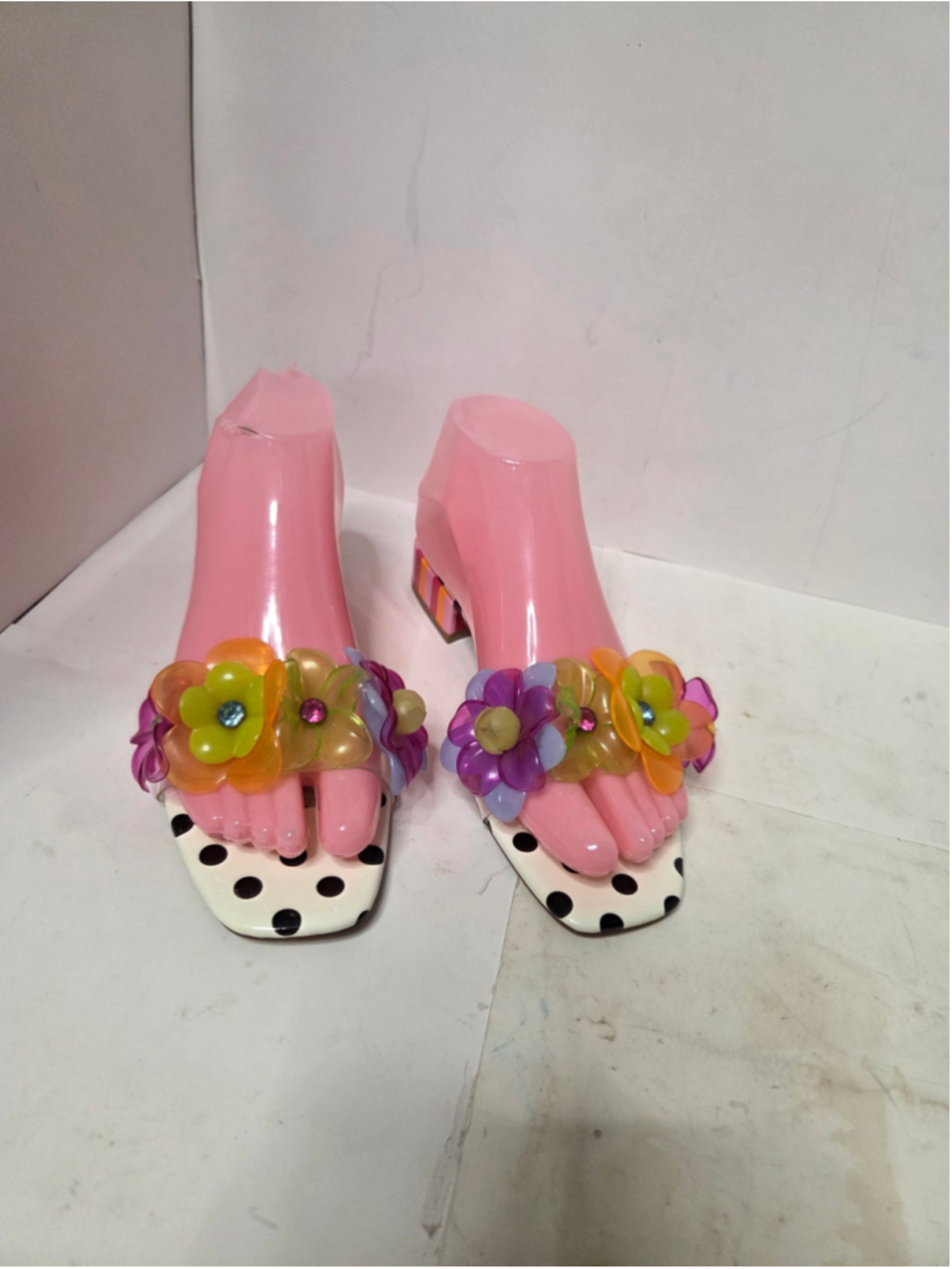 Women's Betsey Johnson Floral Polka Dot Sandals Size 6 White Multi-color